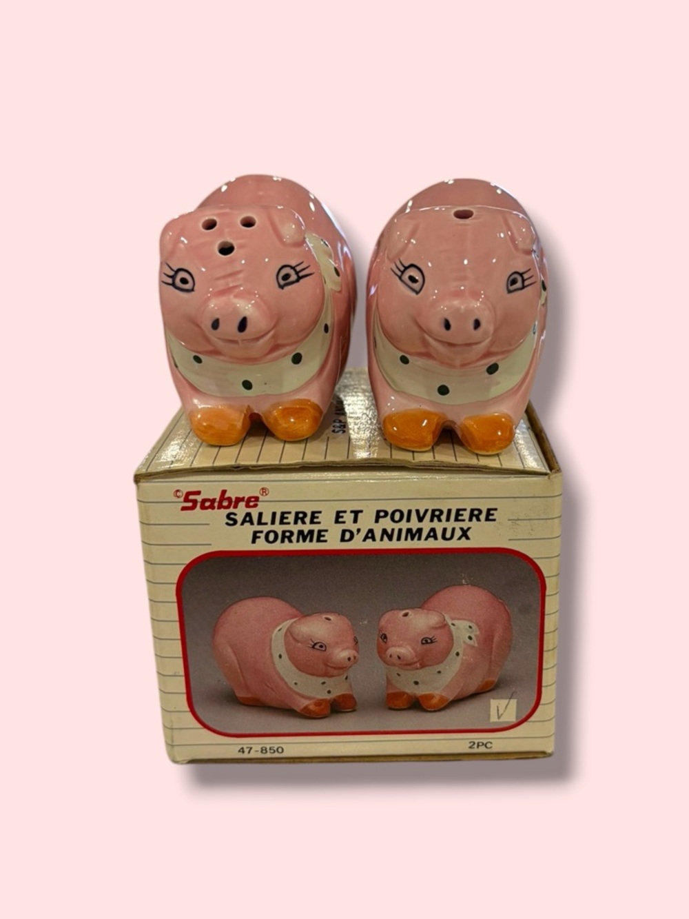 BNBIB Vintage Pig Salt and Pepper Shakers